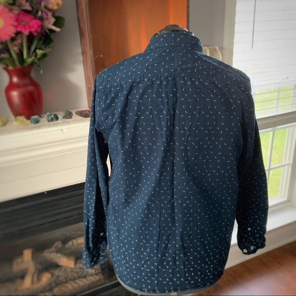 Button Down - Arrow Design - Picture 3 of 5